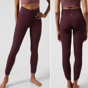 Athleta Elation Crossover Rib 7/8 legging in the color Spiced Cabernet